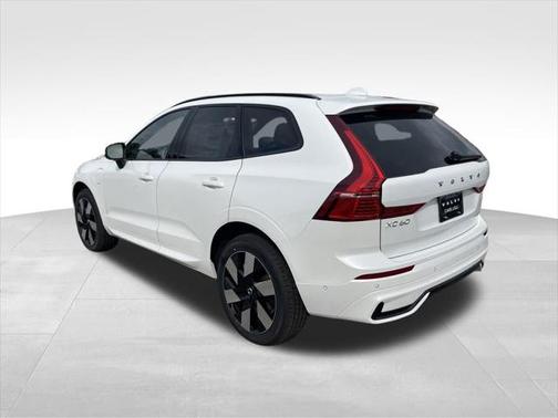 2025 Volvo XC60 Plug-In Hybrid T8 Plus