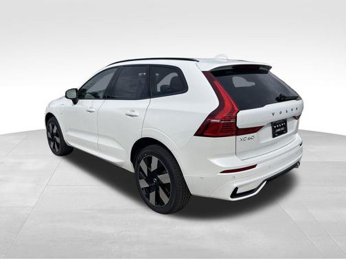 2025 Volvo XC60 Plug-In Hybrid T8 Plus