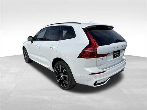 2025 Volvo XC60 Plus