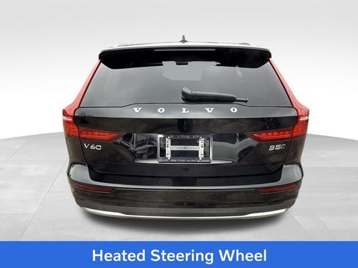 2025 Volvo V60 Cross Country B5 Plus