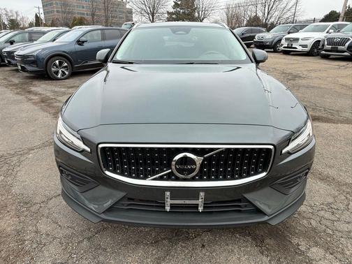 2026 Volvo V60 Cross Country B5 Plus