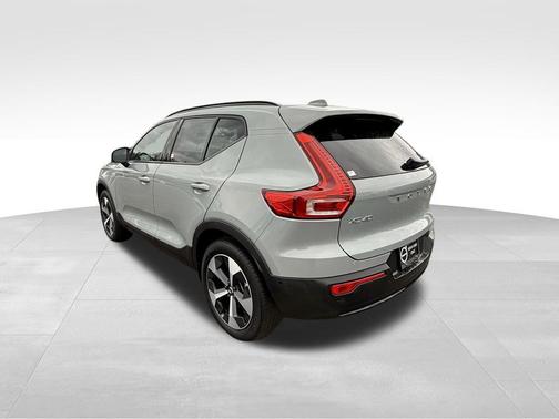 2026 Volvo XC40 Plus
