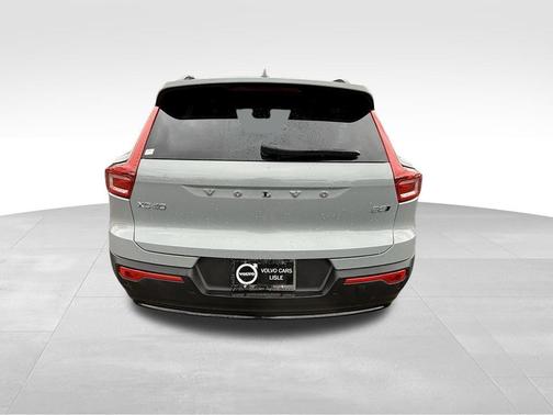 2026 Volvo XC40 Plus