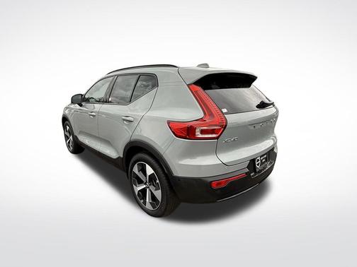 2026 Volvo XC40 Plus