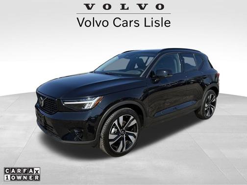 2025 Volvo XC40 B5 Plus Dark Theme
