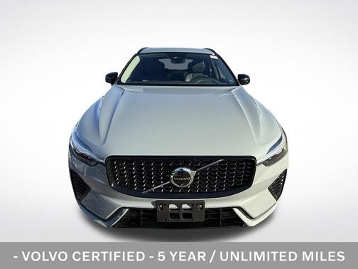 2025 Volvo XC60 Plug-In Hybrid T8 Plus