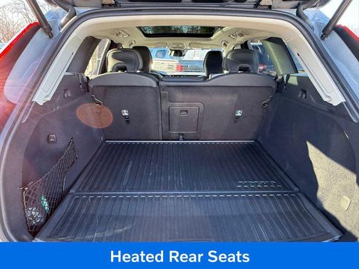 2025 Volvo XC60 Plug-In Hybrid T8 Plus