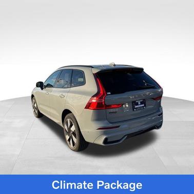 2025 Volvo XC60 Plug-In Hybrid T8 Plus