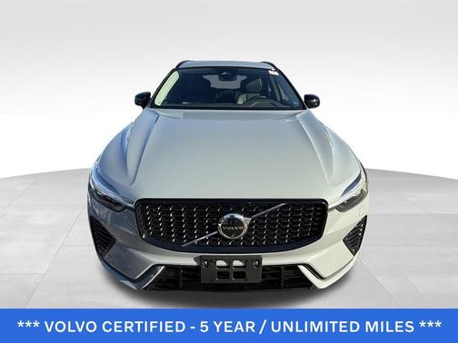 2025 Volvo XC60 Plug-In Hybrid T8 Plus