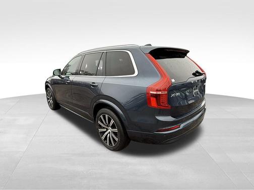 2023 Volvo XC90 B5 Core