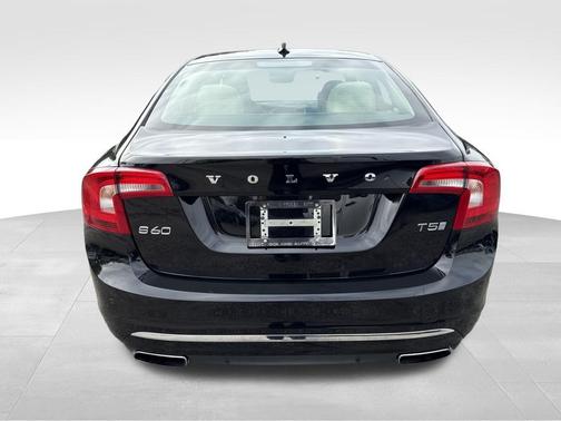 2018 Volvo S60 Inscription T5 Platinum