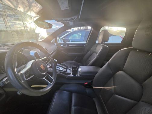 2017 Porsche Cayenne Platinum Edition