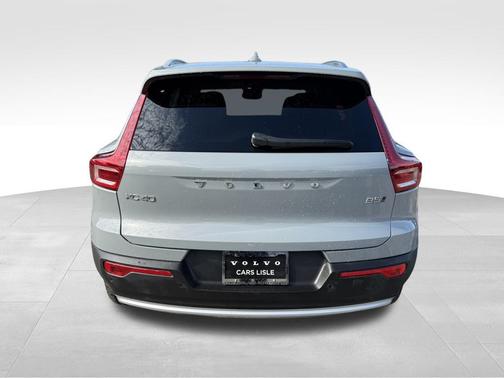 2025 Volvo XC40 B5 Core