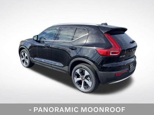 2025 Volvo XC40 B5 Core