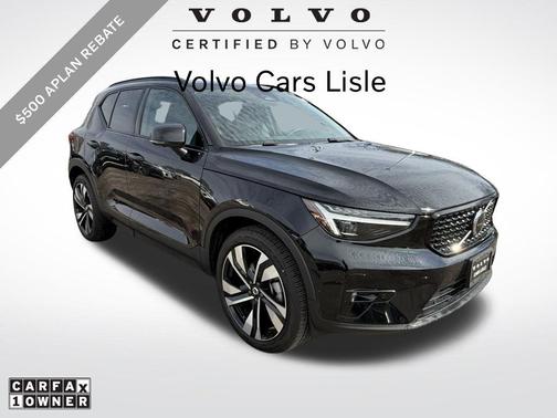 2025 Volvo XC40 B5 Plus Dark Theme