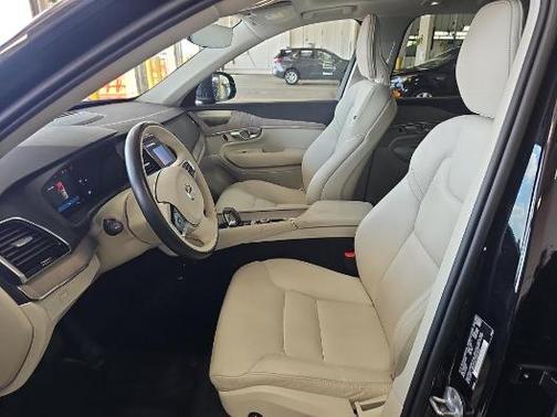 2024 Volvo XC90 B6 Plus Bright Theme 6-Seater
