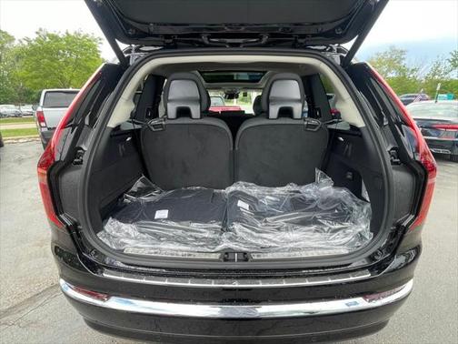 2025 Volvo XC90 B6 Plus 7-Seater