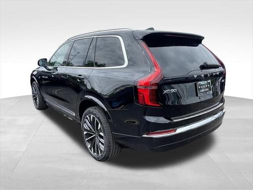 2025 Volvo XC90 B6 Plus 7-Seater