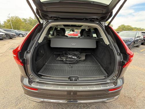 2022 Volvo XC60 Recharge Plug-In Hybrid T8 Inscription Expression