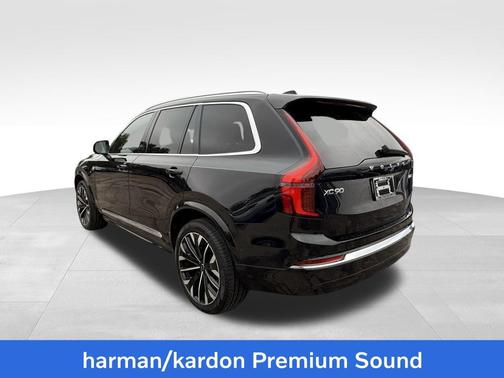 2025 Volvo XC90 B6 Plus 7-Seater