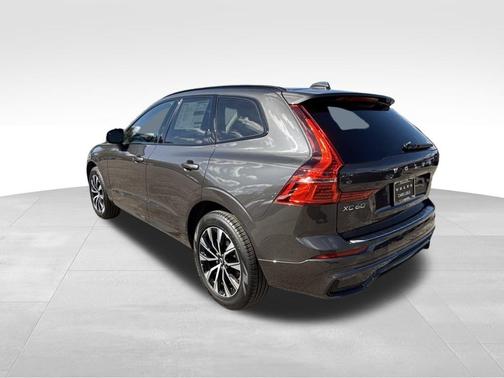 2025 Volvo XC60 B5 Core
