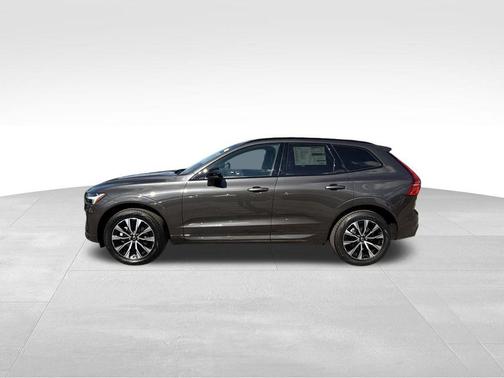 2025 Volvo XC60 B5 Core