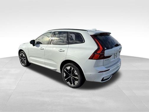 2026 Volvo XC60 Plug-In Hybrid T8 Plus