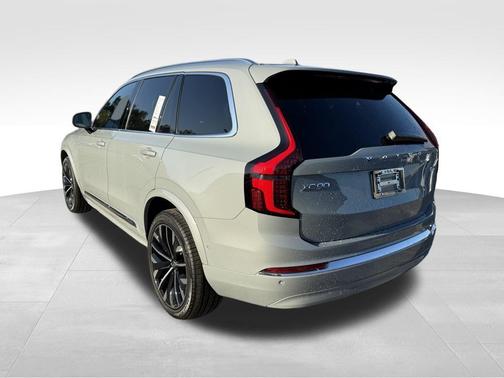 2025 Volvo XC90 B6 Plus 7-Seater