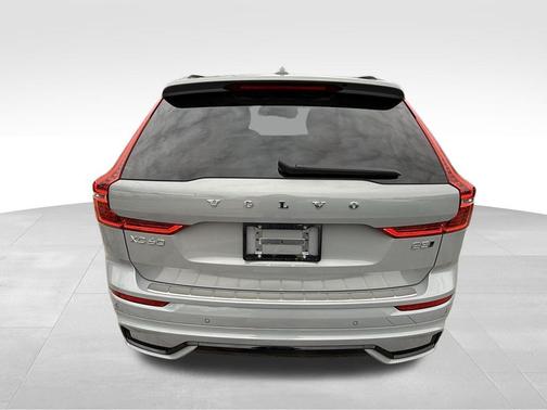 2025 Volvo XC60 B5 Core