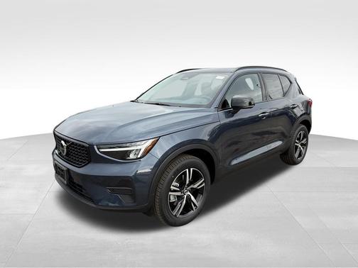 2026 Volvo XC40 B4 Core
