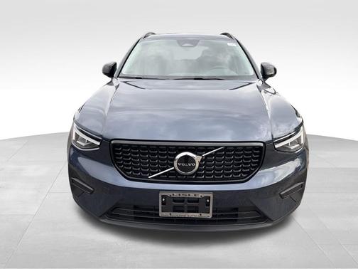 2026 Volvo XC40 B4 Core