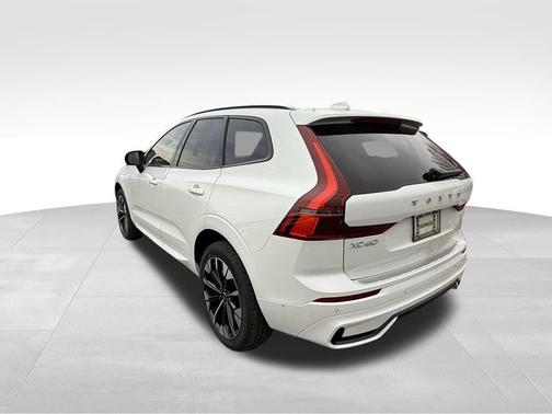 2026 Volvo XC60 B5 Plus