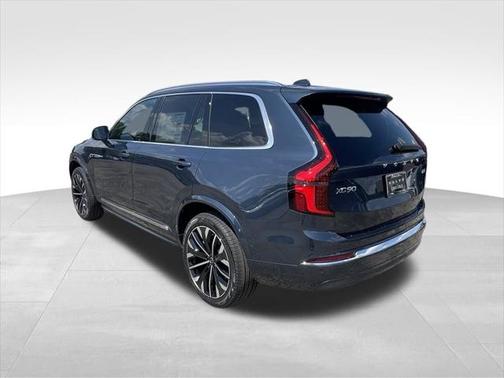 2026 Volvo XC90 Plus