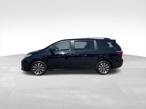 2018 Toyota Sienna XLE Premium
