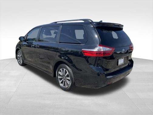 2018 Toyota Sienna XLE Premium