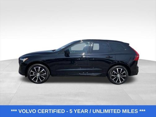 2024 Volvo XC60 B5 Plus Dark Theme