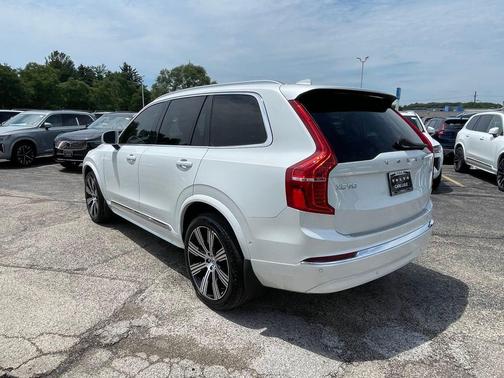 2024 Volvo XC90 B6 Plus Bright Theme 6-Seater