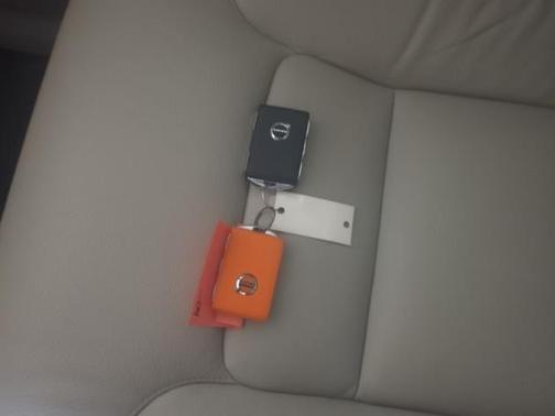 2024 Volvo XC90 B6 Plus Bright Theme 6-Seater