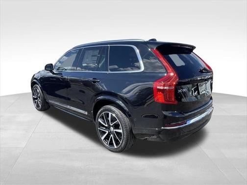 2025 Volvo XC90 B5 Plus