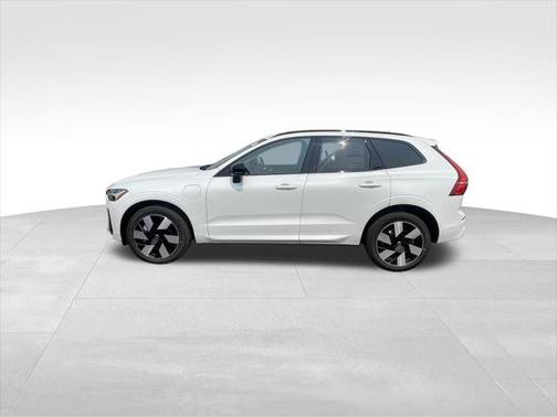 2025 Volvo XC60 Plug-In Hybrid T8 Plus