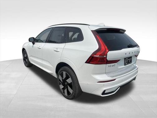 2025 Volvo XC60 Plug-In Hybrid T8 Plus