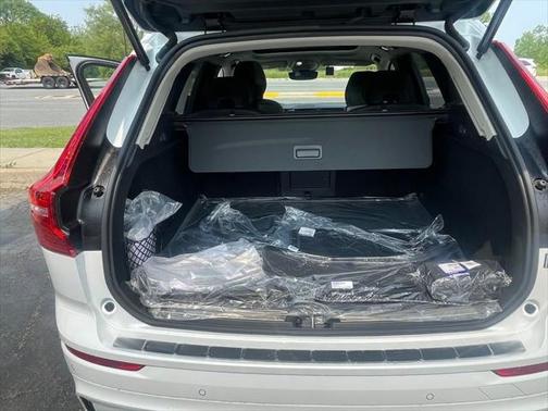 2025 Volvo XC60 Plug-In Hybrid T8 Plus