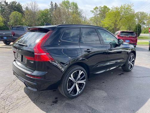 2025 Volvo XC60 Plug-In Hybrid T8 Ultra