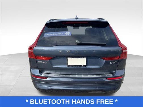 2022 Volvo XC60 B5 Momentum