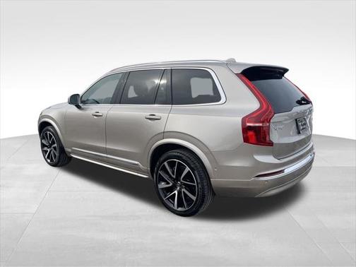 2025 Volvo XC90 B6 Plus 7-Seater