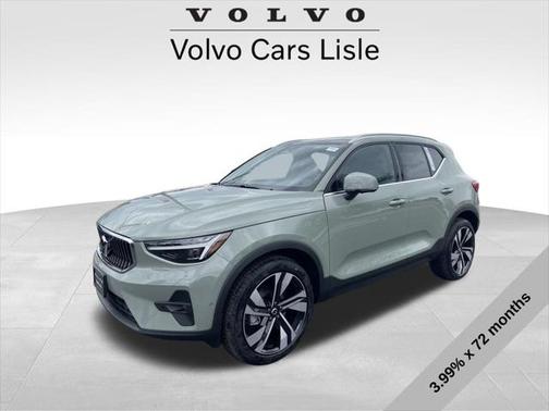 2025 Volvo XC40 B5 Ultra Bright Theme