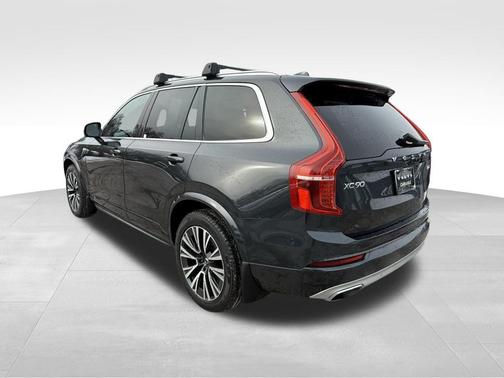 2021 Volvo XC90 T6 Momentum