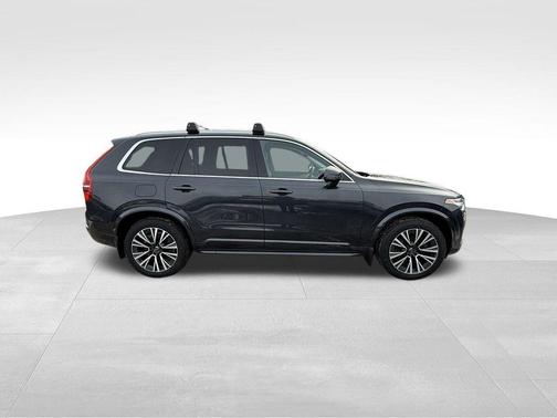 2021 Volvo XC90 T6 Momentum