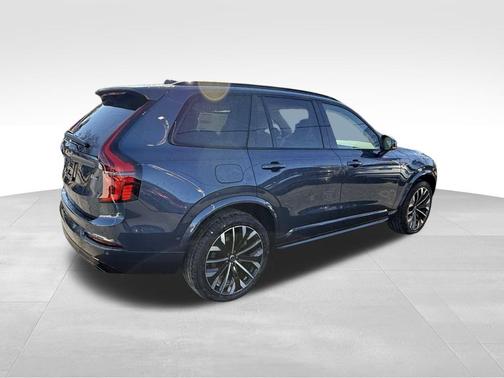 2026 Volvo XC90 B6 Ultra