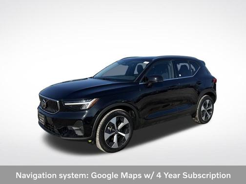 2025 Volvo XC40 B5 Plus Bright Theme